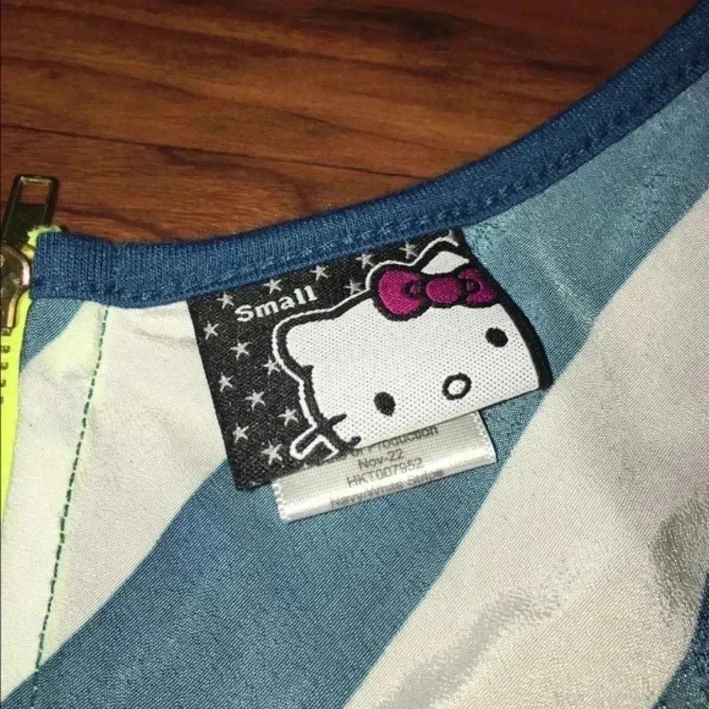 Hello Kitty Sequin Tank Top, size small - Picture 4 of 4